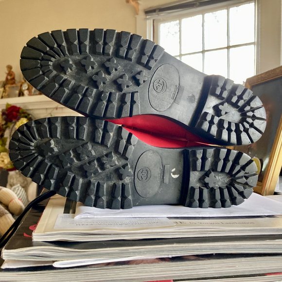 CHANEL One of a Kind A/W 1992 red leather lace up combat boots runway worn 38 - Picture 13 of 16